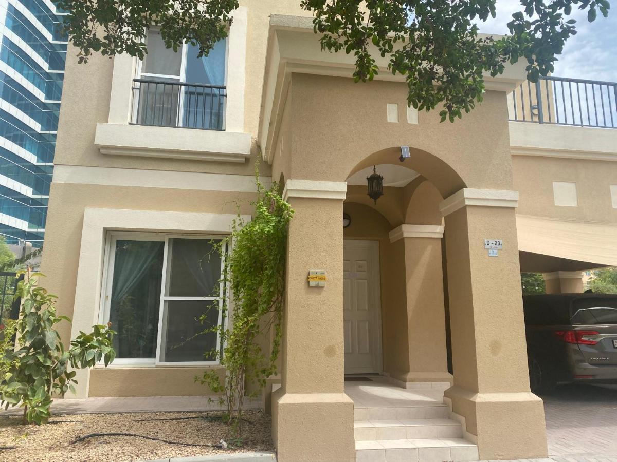Spacious 4-Bedroom Villa, Children Friendly Dubaj Exteriér fotografie